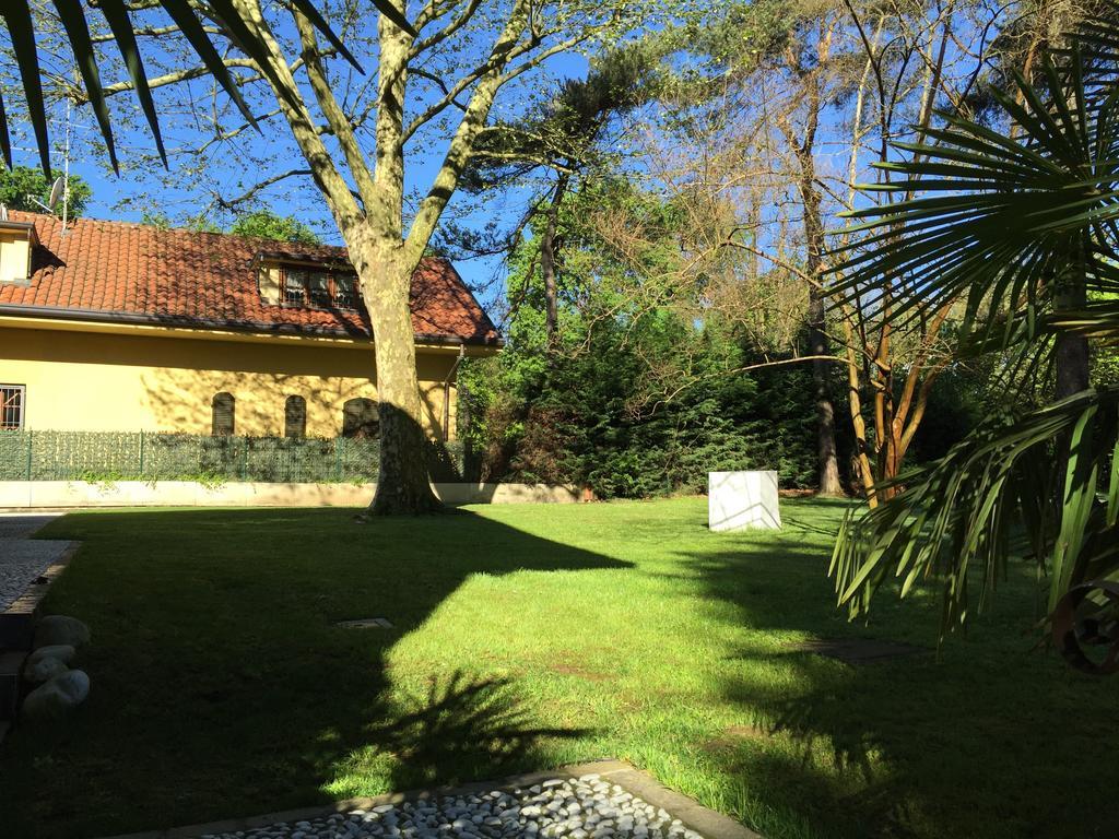 Bed&Garden Bed and Breakfast Cesate Exteriör bild