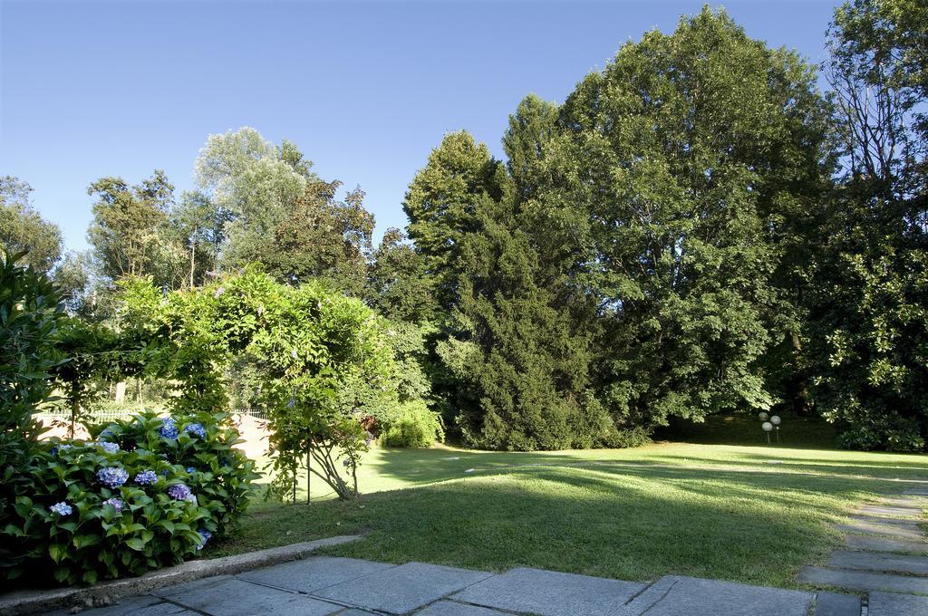 Bed&Garden Bed and Breakfast Cesate Exteriör bild
